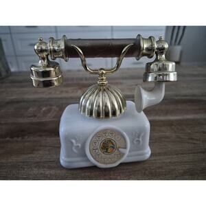 Avon French Telephone Moonwind Foaming Bath Oil Milk Glass Full Bottle Vintage